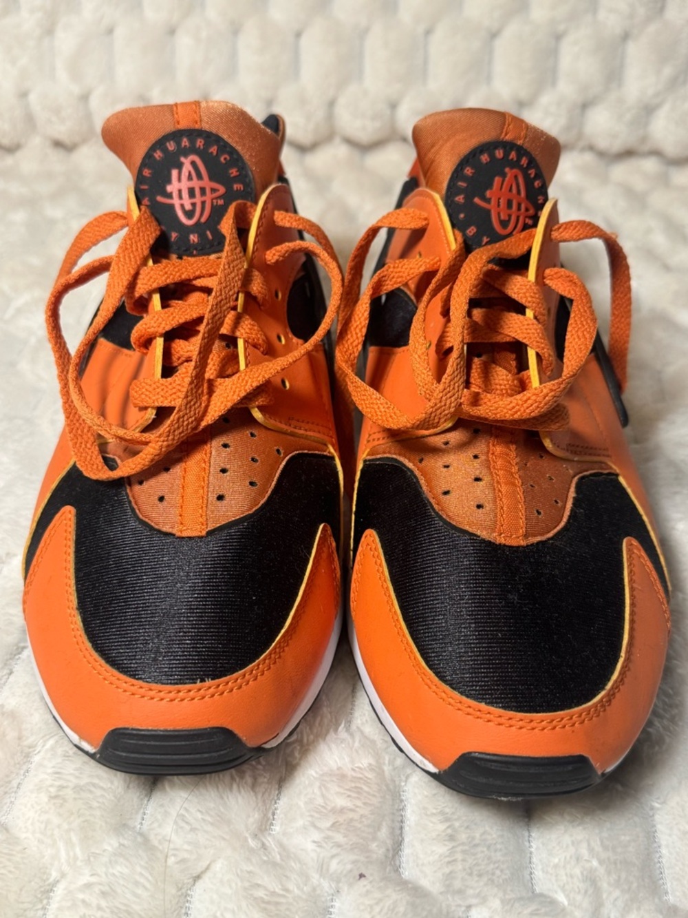 Nike Mens 9.5 Huarache “Hot Curry” Sneakers